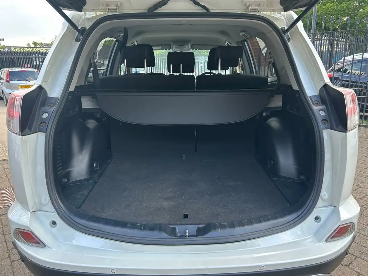 2015-toyota-rav4-20d-4d-business-edition-big-14