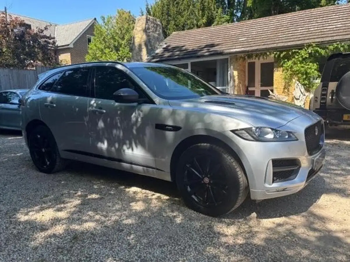 2016-jaguar-f-pace-20-i4d-r-sport-awd-auto-big-4
