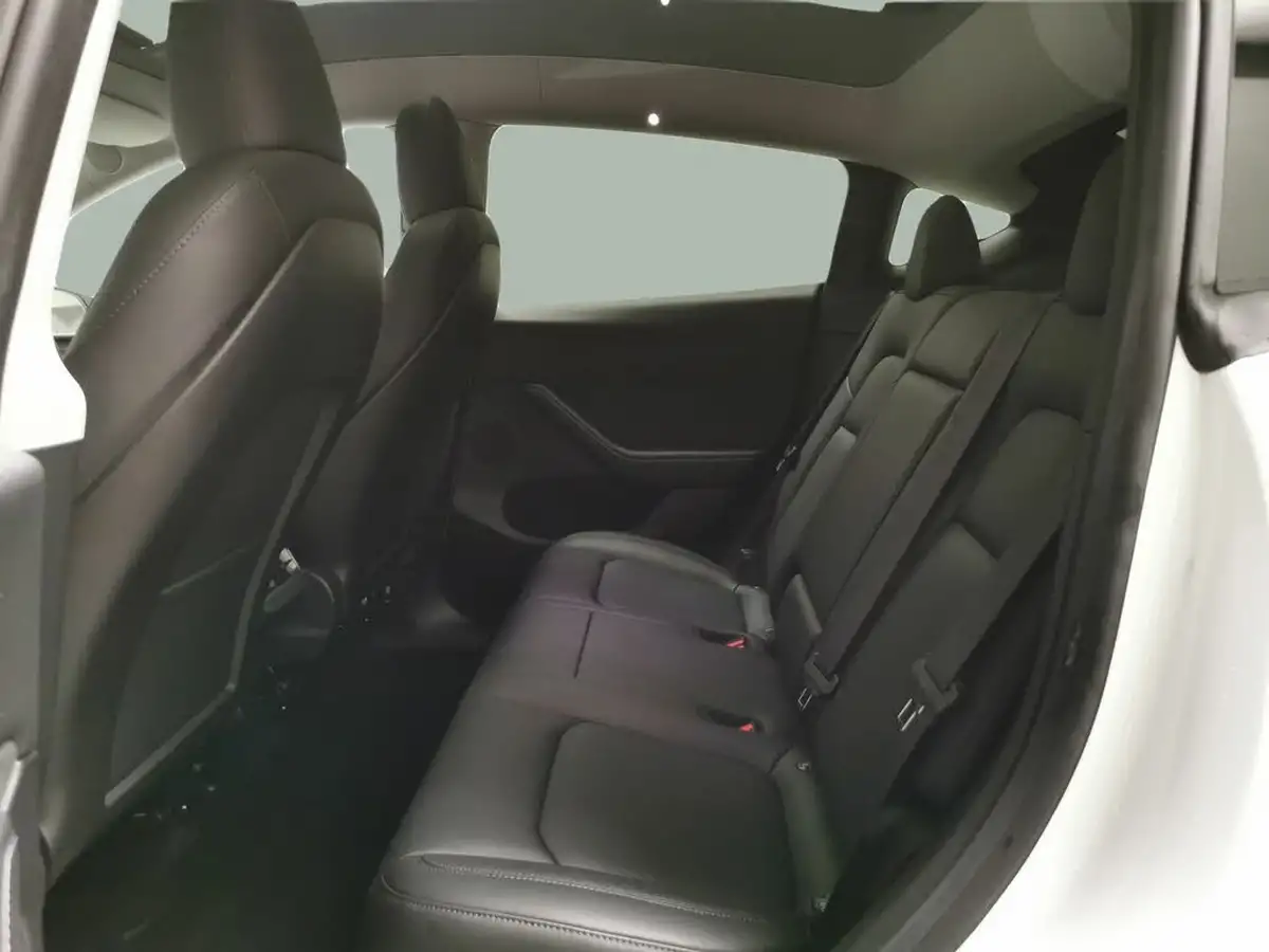 2023-tesla-model-y-e-rwd-big-36
