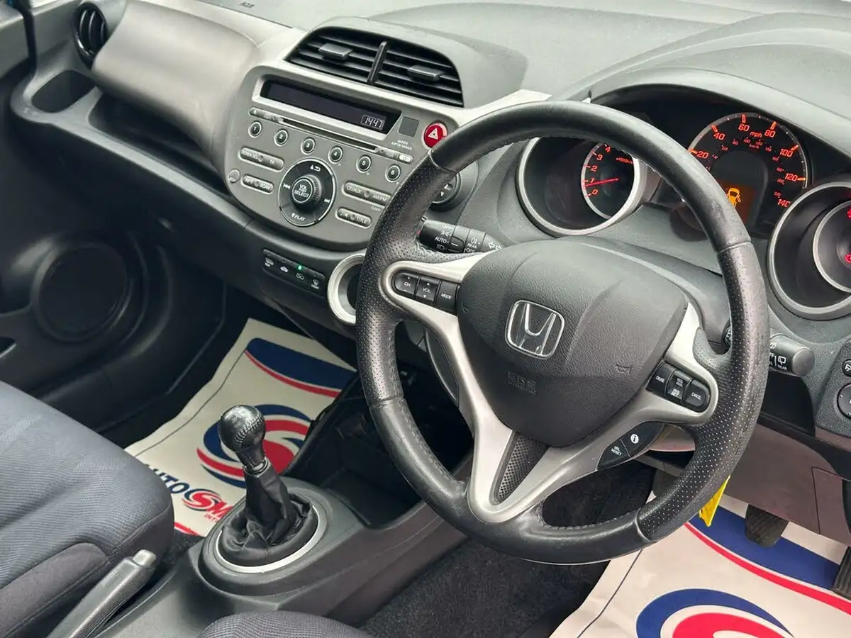 2010-honda-jazz-14-ex-big-7