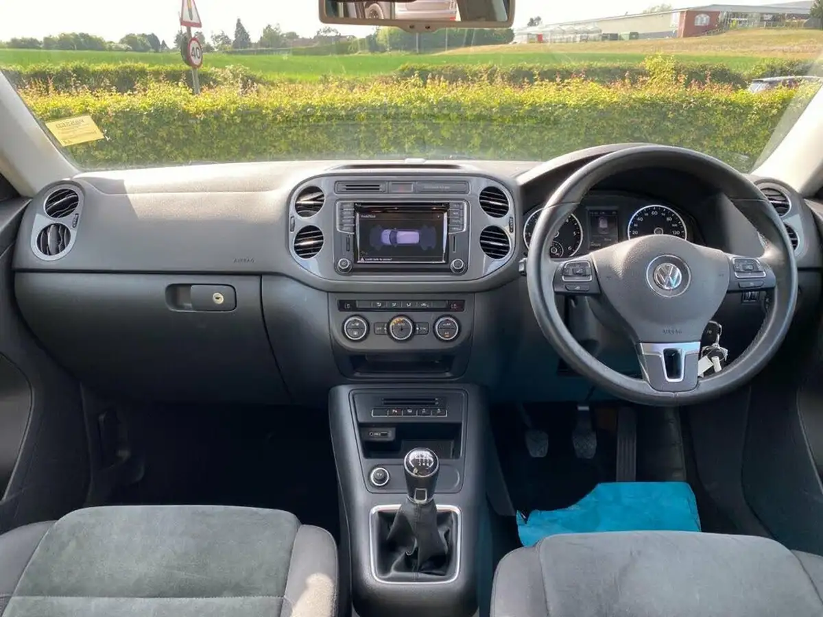 2015-volkswagen-tiguan-20tdi-match-150ps-4wd-bmt-big-50