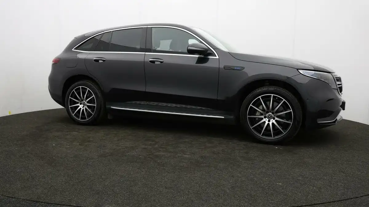 2022-mercedes-benz-eqc-e-eqc-400-amg-line-big-35