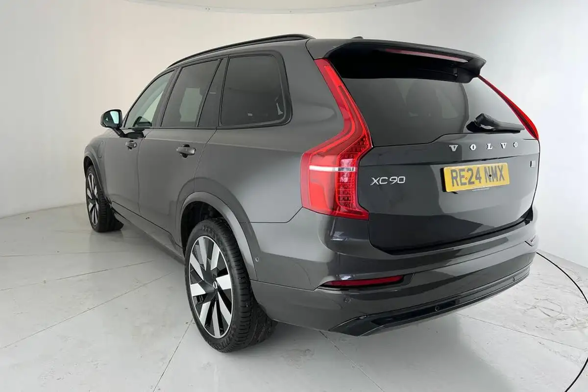 2024-volvo-xc90-20-t8-plus-big-22
