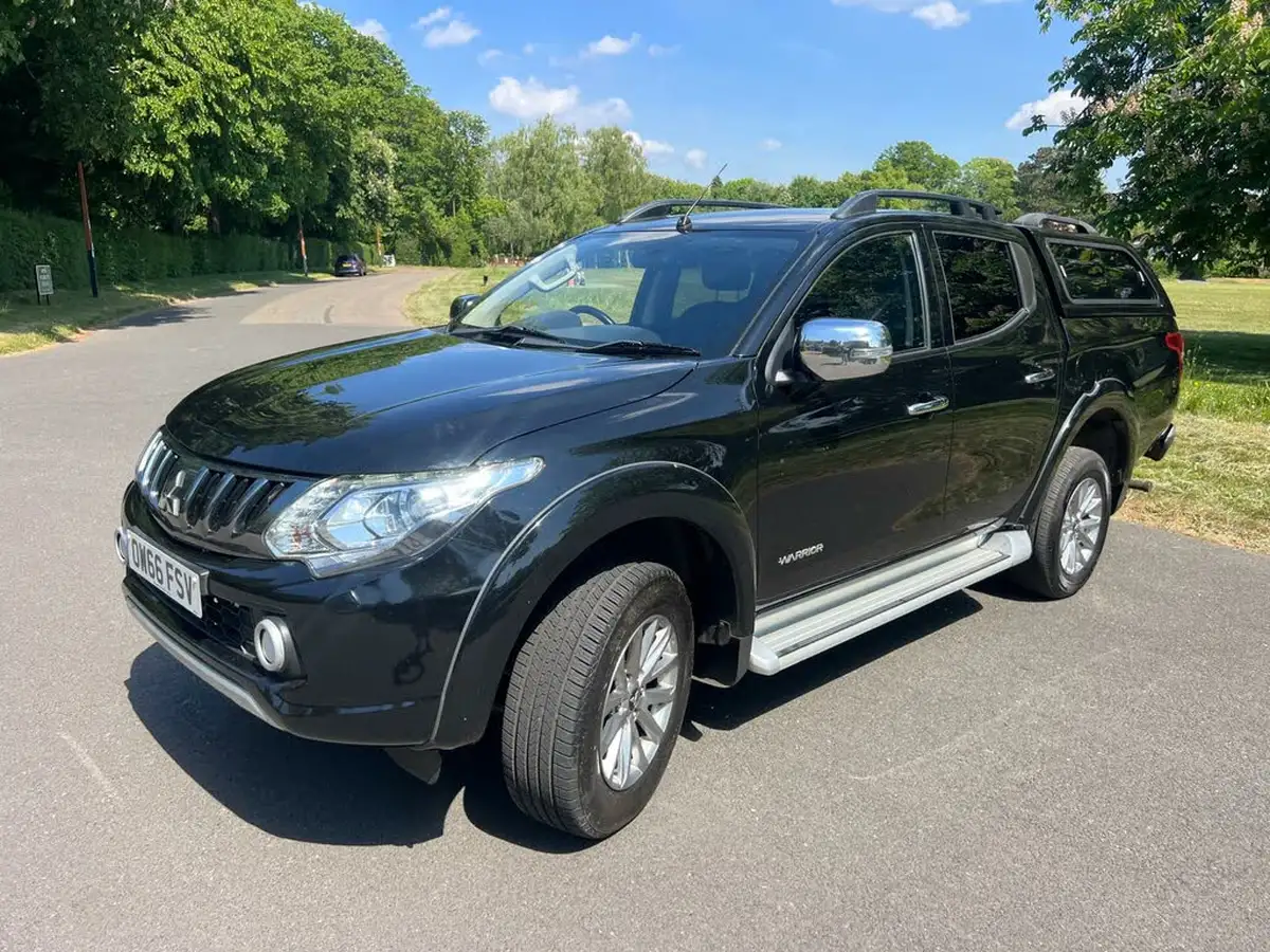 2017-mitsubishi-l200-24di-d-warrior-178bhp-eu6-auto-big-11