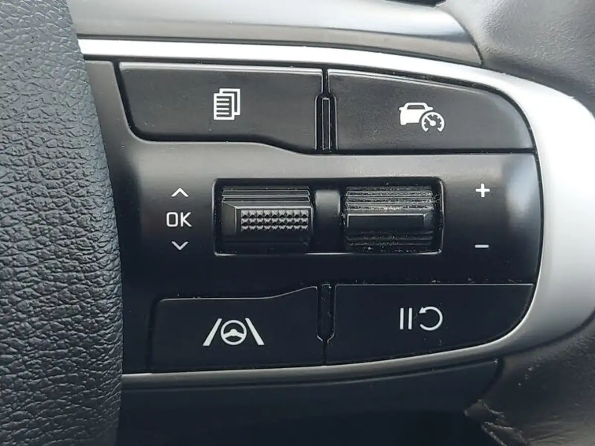 2023-kia-sportage-16-t-gdi-3-148bhp-big-13