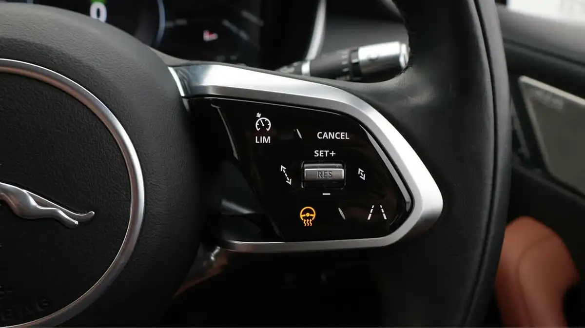 2021-jaguar-i-pace-ev400-hse-big-25