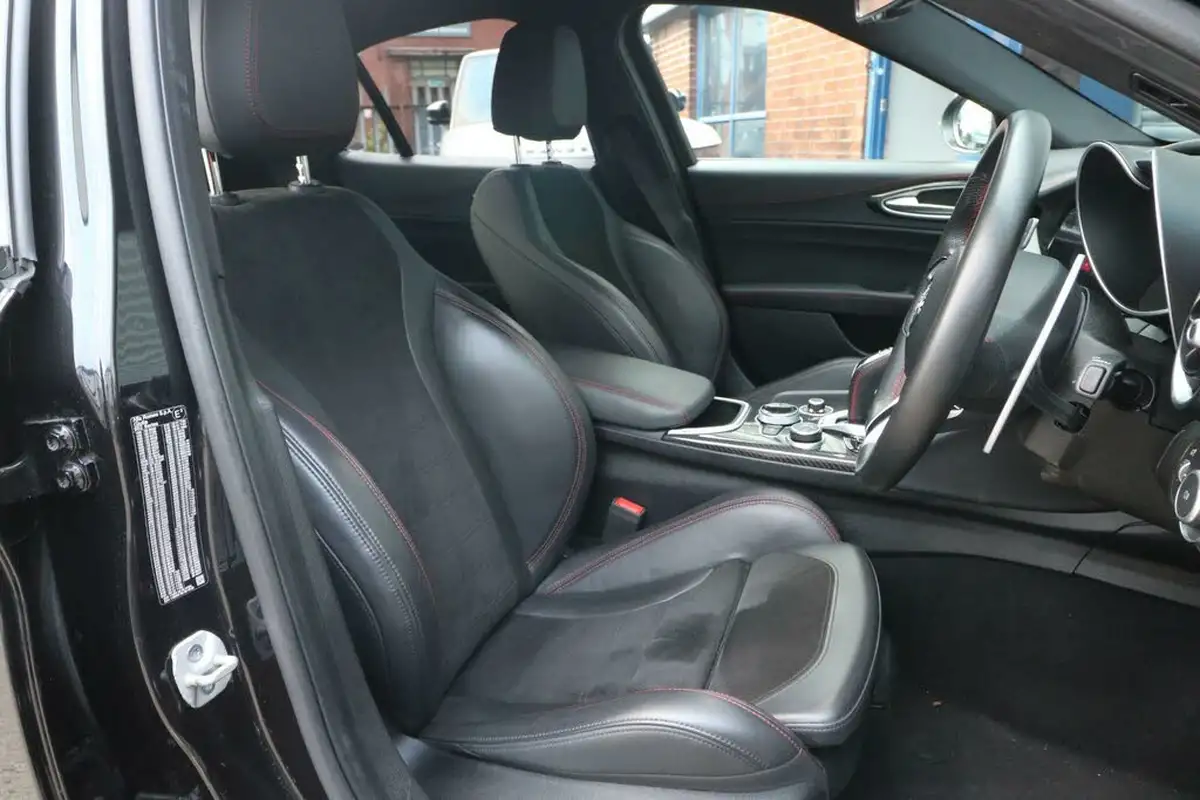 2020-alfa-romeo-giulia-29-biturbo-quadrifoglio-big-10