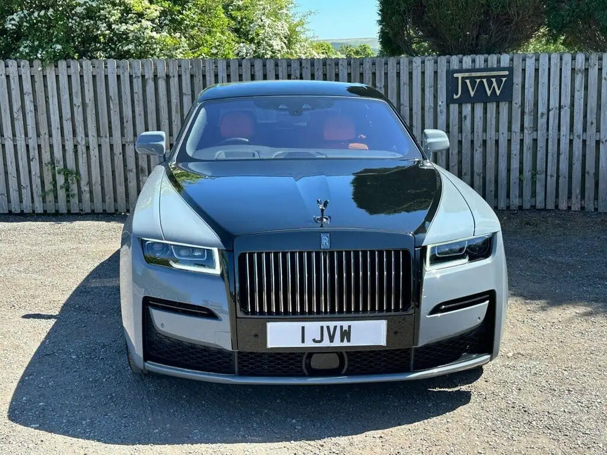 2023-rolls-royce-ghost-675-black-badge-big-1