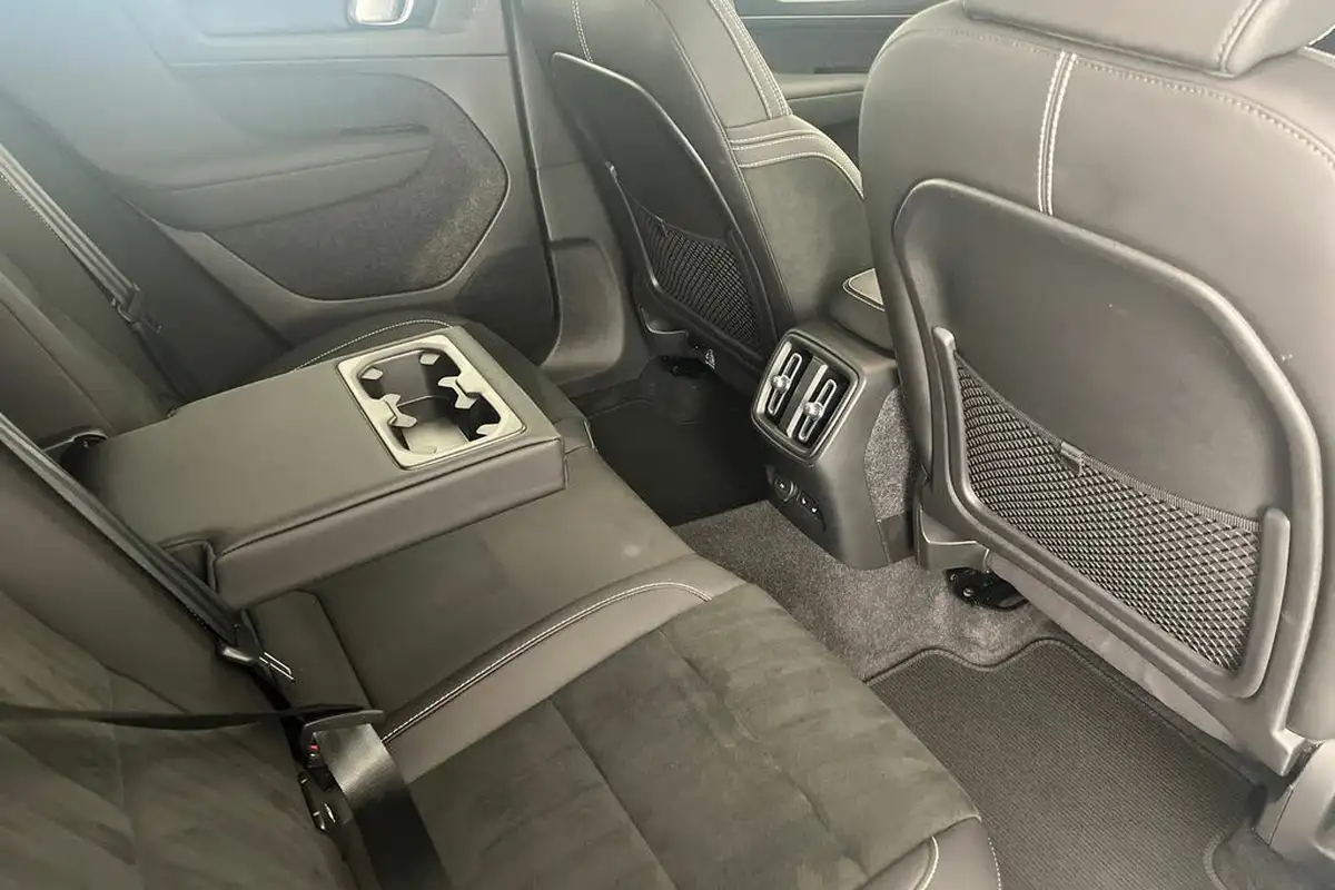 2022-volvo-c40-e-twin-recharge-pro-big-26