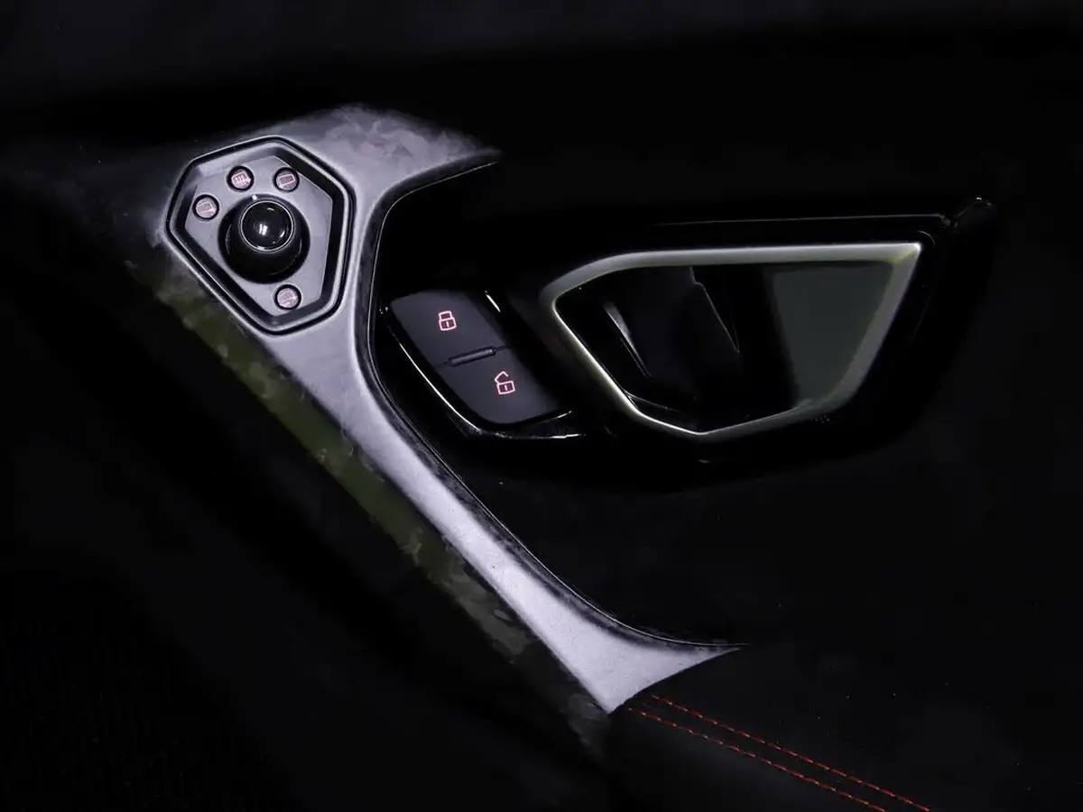 2019-lamborghini-huracan-big-32