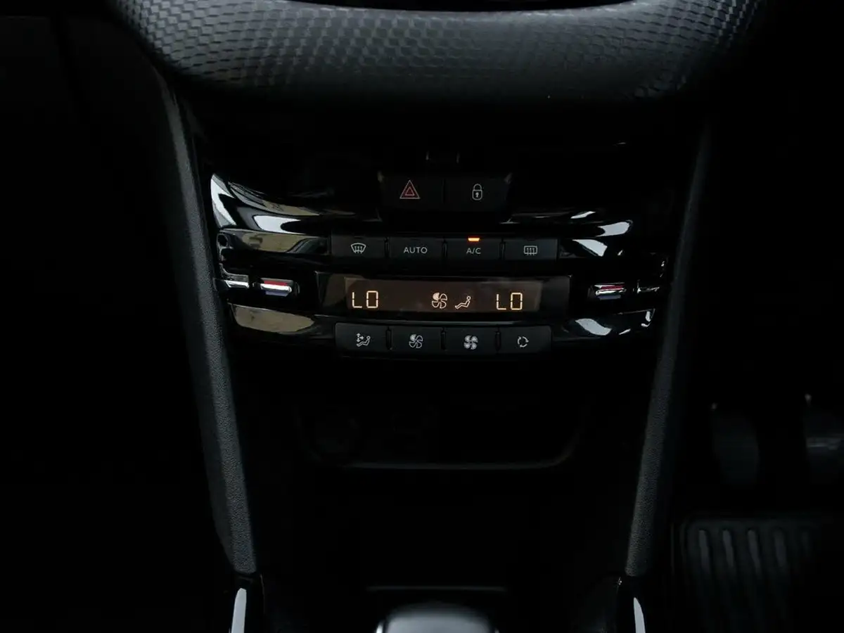 2018-peugeot-2008-suv-12-puretech-allure-premium-ss-big-33