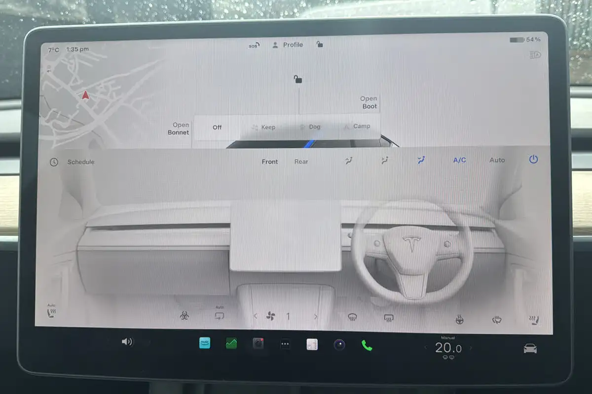 2022-tesla-model-y-e-long-range-big-15