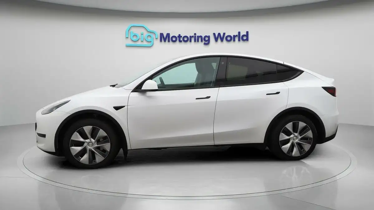 2023-tesla-model-y-e-rwd-big-4