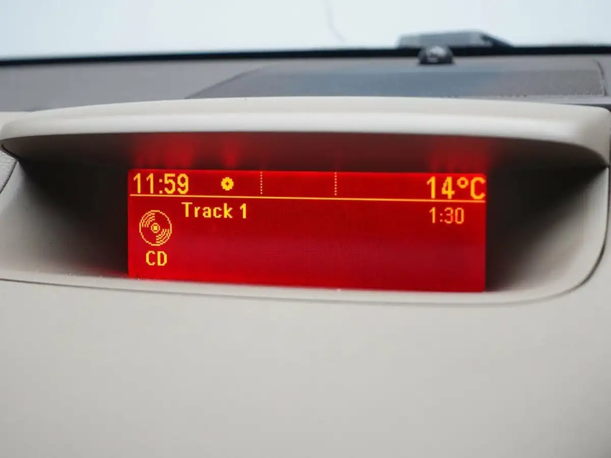 2011-vauxhall-meriva-17td-exclusiv-130ps-ac-big-25