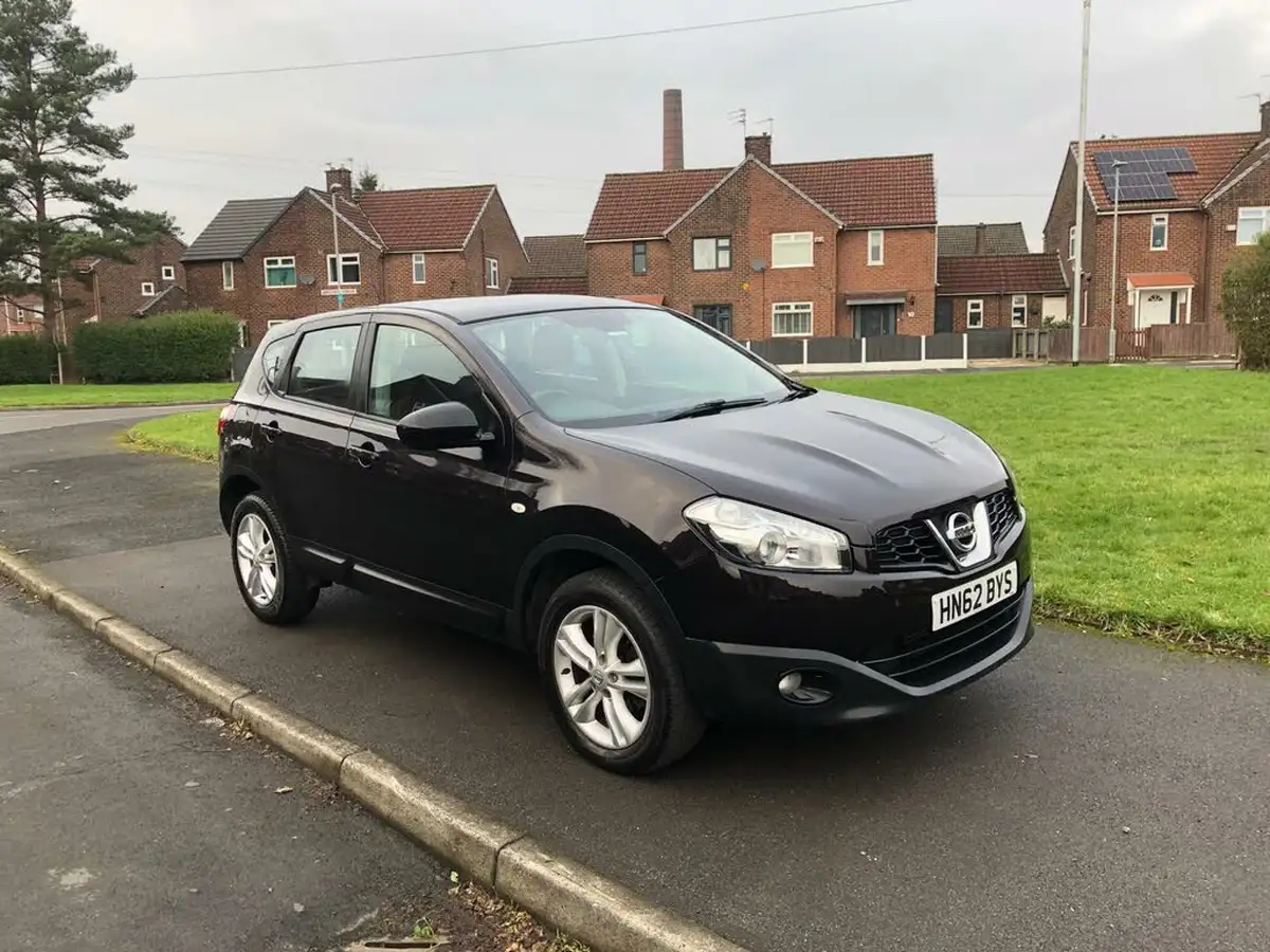 2012-nissan-qashqai-15td-acenta-big-0
