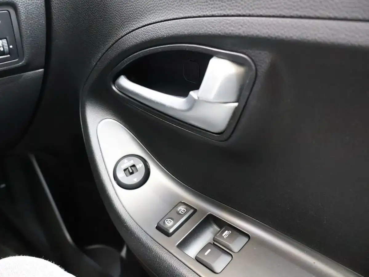 2013-kia-picanto-10-city-big-33