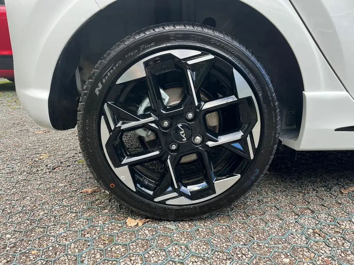 2024-kia-picanto-10-gt-line-62bhp-auto-seq-big-9