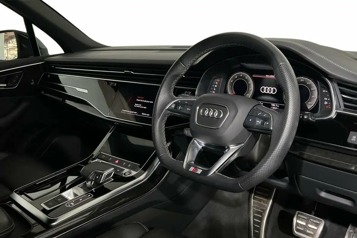 2023-audi-q7-30-55-tfsi-black-edition-big-8