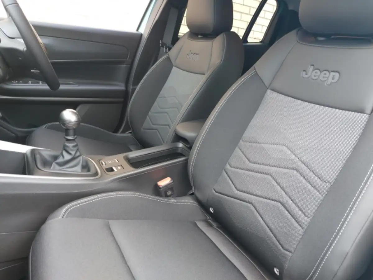 2025-jeep-avenger-12-gse-summit-big-4