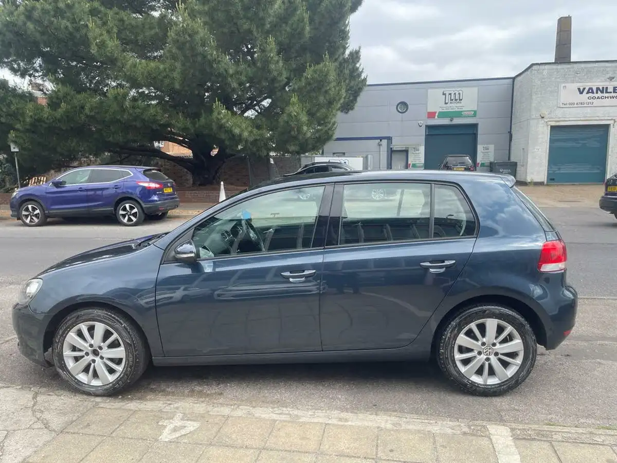 2011-volkswagen-golf-14-match-125ps-5d-dsg-big-7