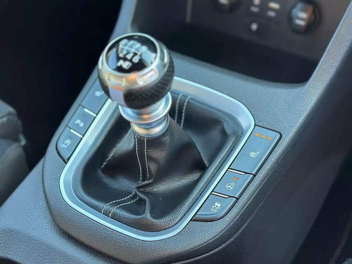 2018-hyundai-i30-n-20-t-gdi-n-performance-big-16