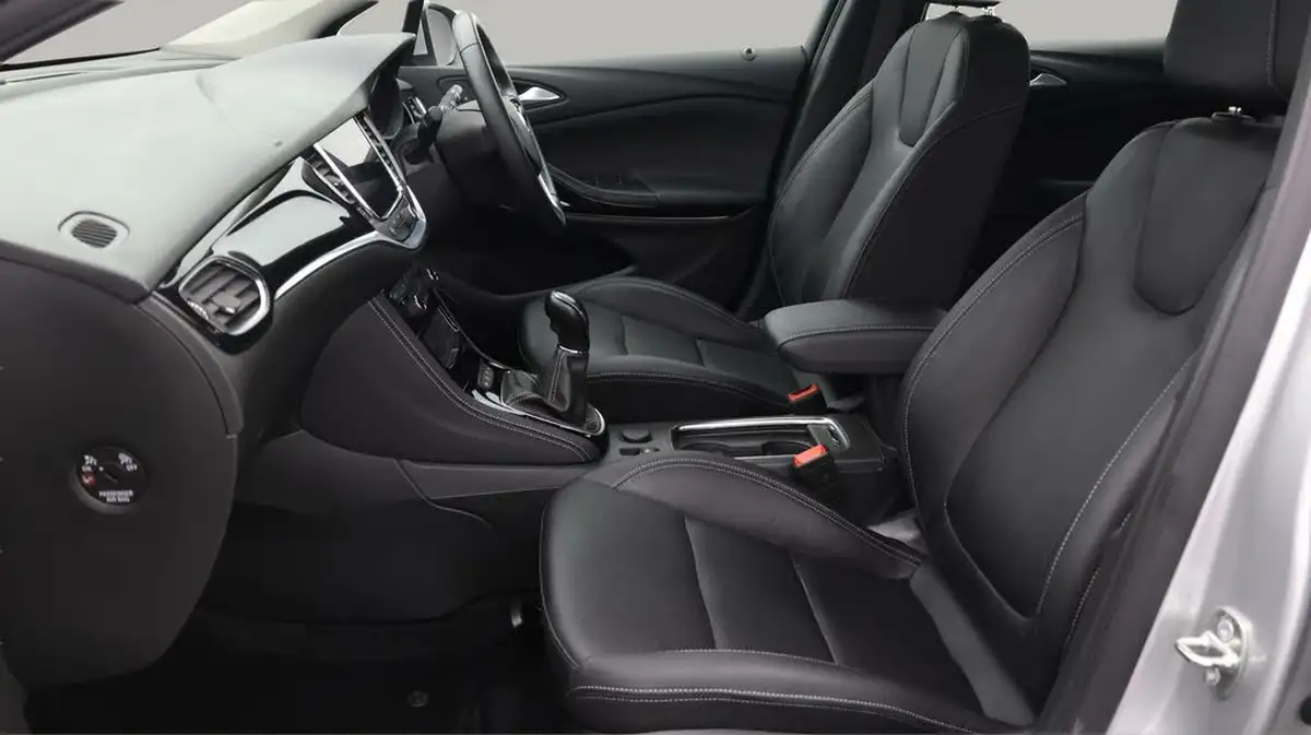 2020-vauxhall-astra-12-turbo-elite-nav-big-13