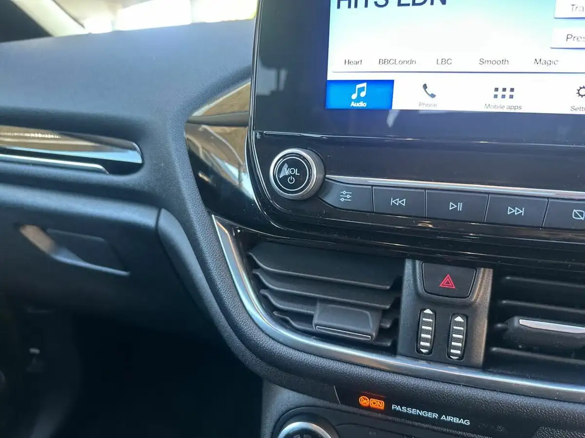 2018-ford-fiesta-10t-active-1-100ps-auto-big-21