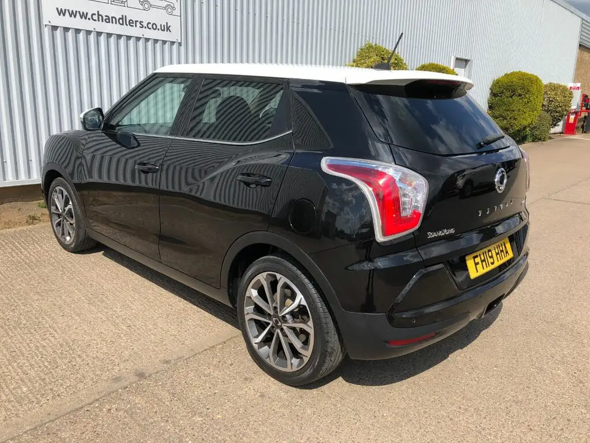 2019-kgm-ssangyong-tivoli-16-ultimate-auto-big-10