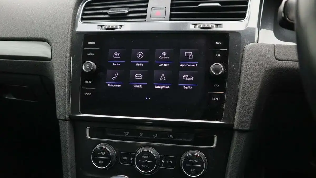 2020-volkswagen-golf-e-e-golf-big-7
