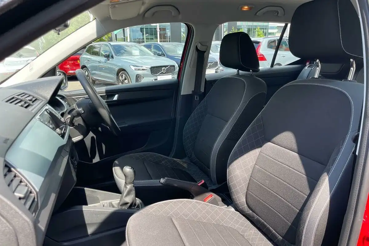 2019-skoda-fabia-10-tsi-colour-edition-big-24