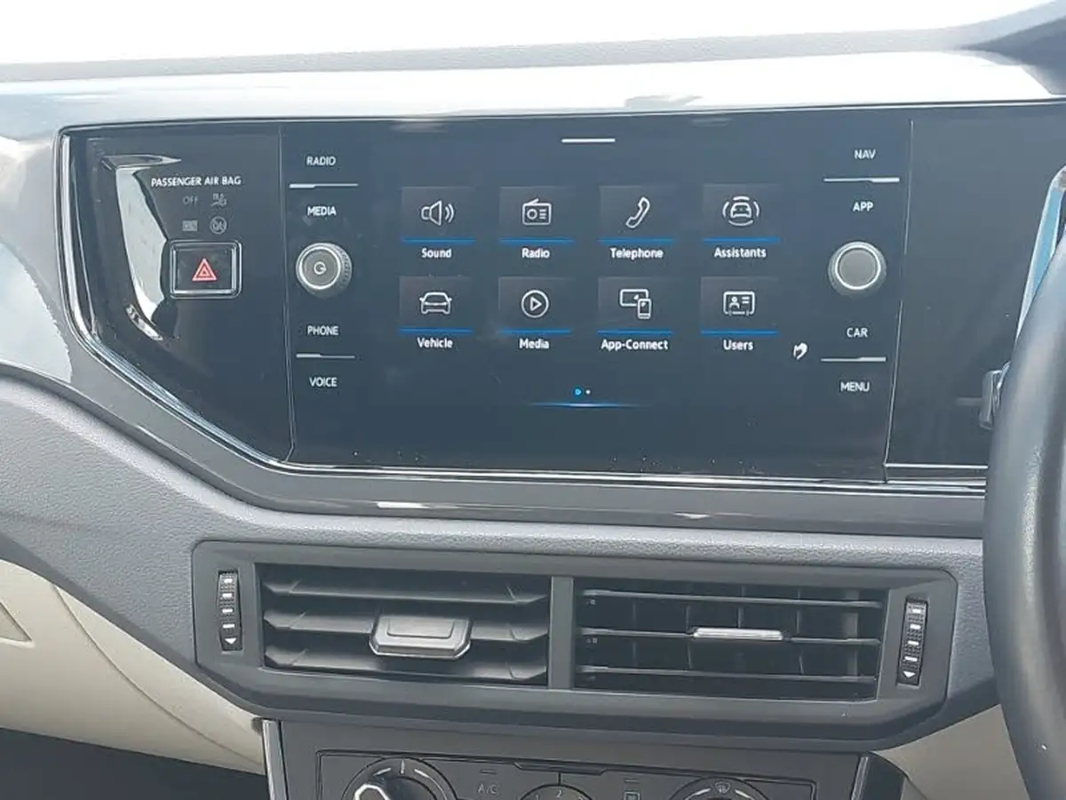 2021-volkswagen-polo-10-tsi-beats-big-15