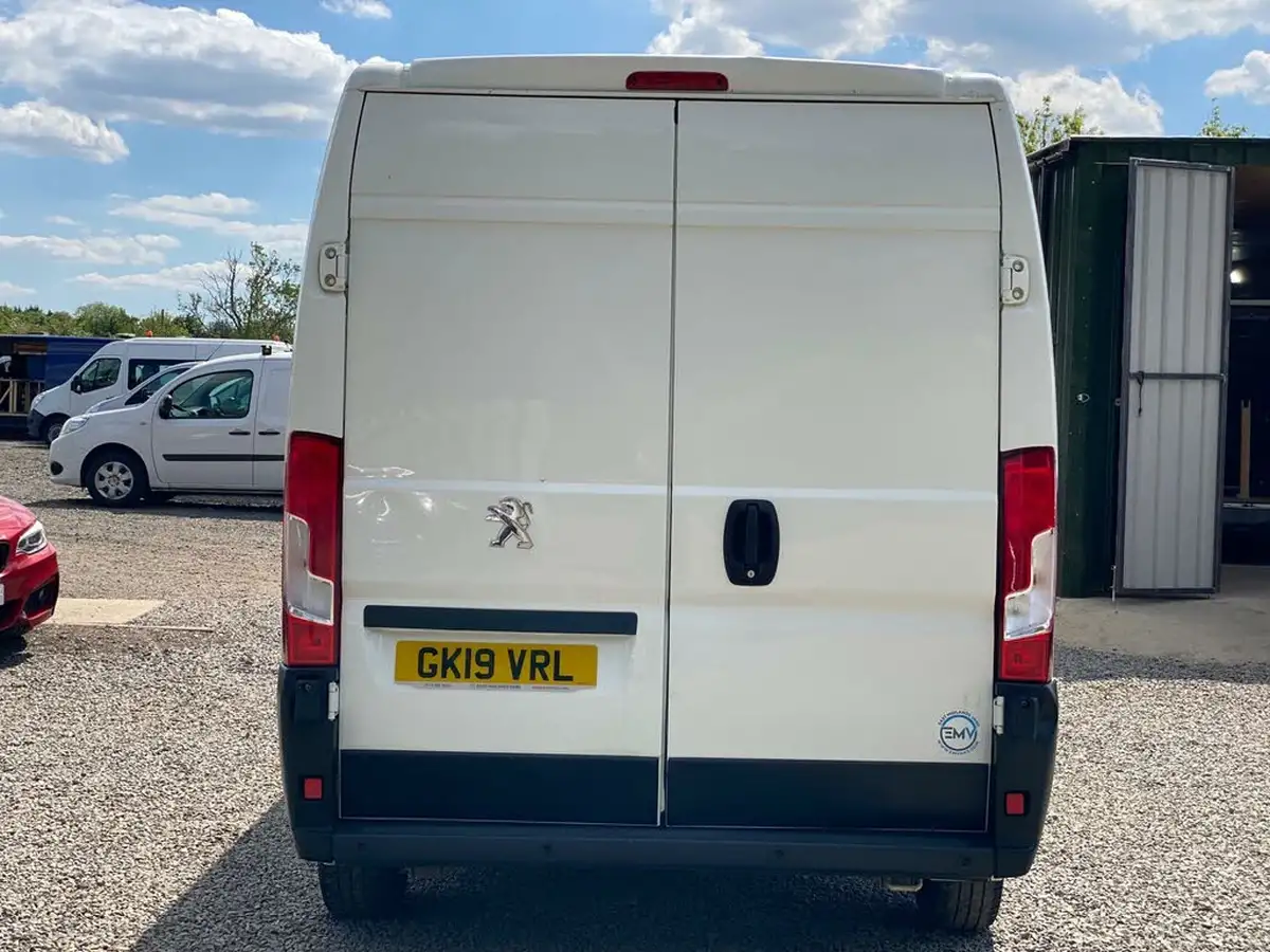 2019-peugeot-boxer-20-bluehdi-professional-335-l3-h2-big-21