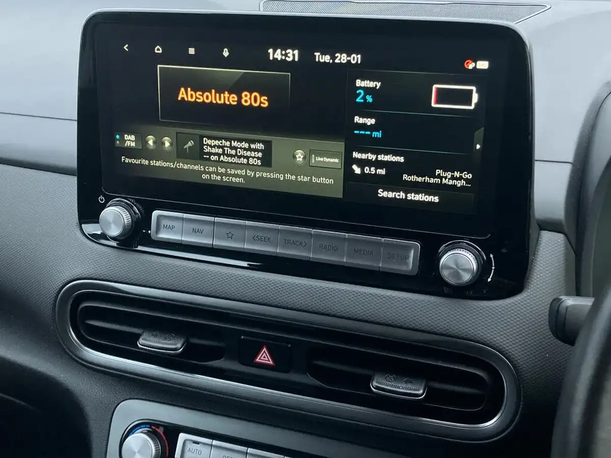 2023-hyundai-kona-e-premium-136ps-39kwh-big-10