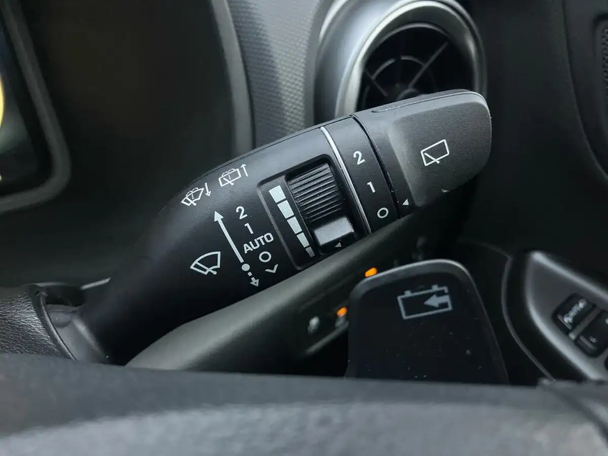 2023-hyundai-kona-e-premium-136ps-39kwh-big-34
