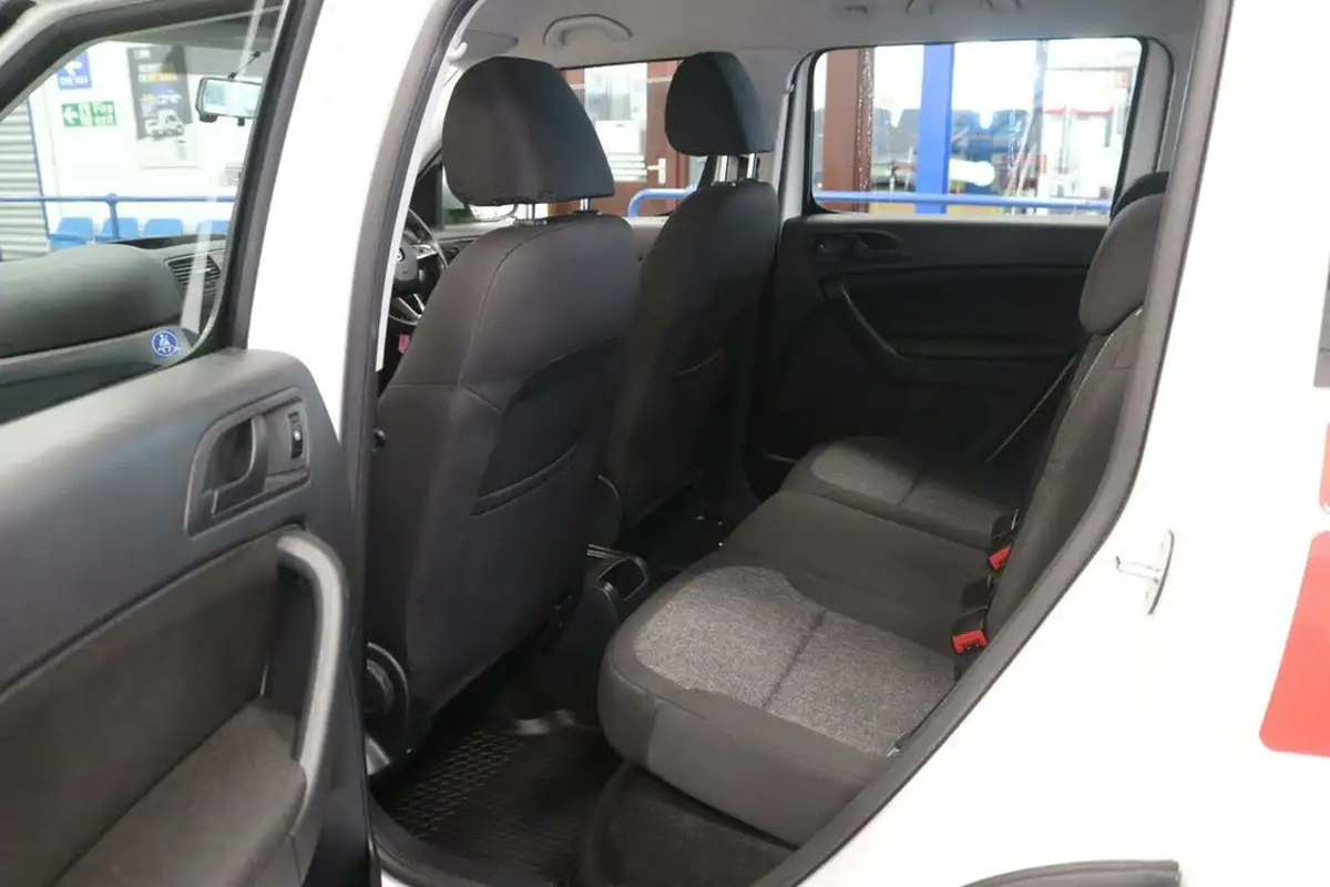 2017-skoda-yeti-outdoor-20tdi-scr-s-4x4-big-12