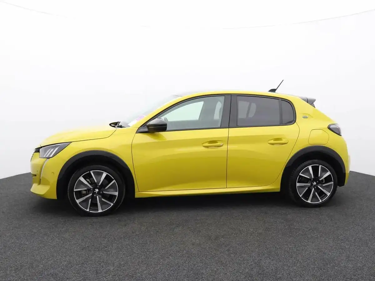 2022-peugeot-208-e-gt-136bhp-50kwh-big-4