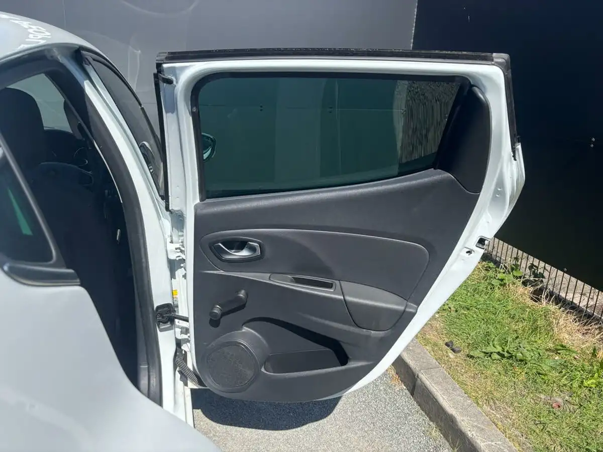 2018-renault-clio-09-tce-iconic-90ps-big-39