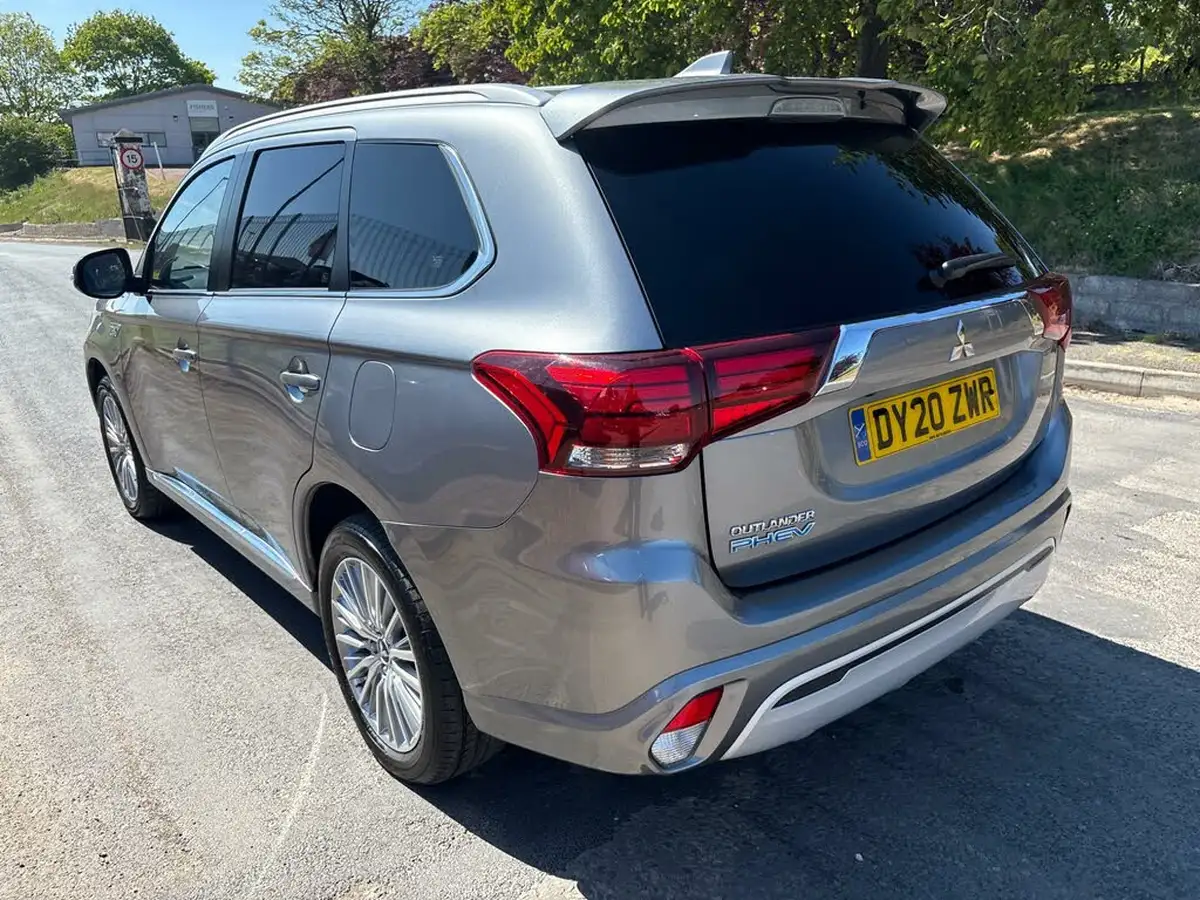 2020-mitsubishi-outlander-24-reflex-plus-commercial-big-10