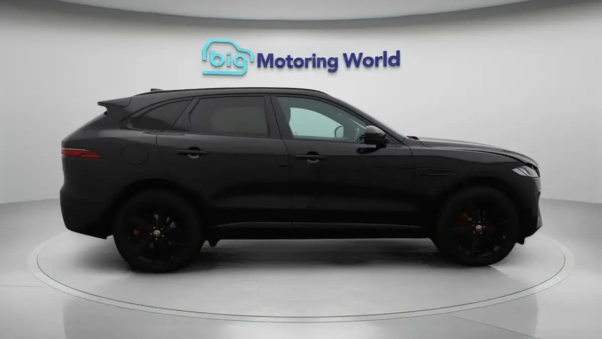 2022-jaguar-f-pace-20-p250-r-dynamic-black-big-8