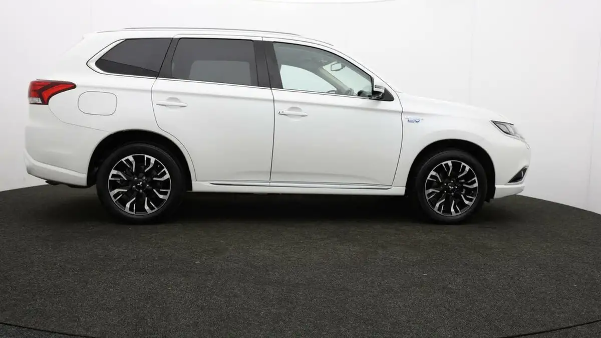 2017-mitsubishi-outlander-20-4h-phev-big-37
