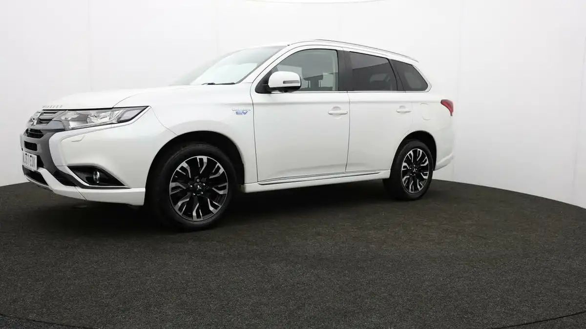 2017-mitsubishi-outlander-20-4h-phev-big-61