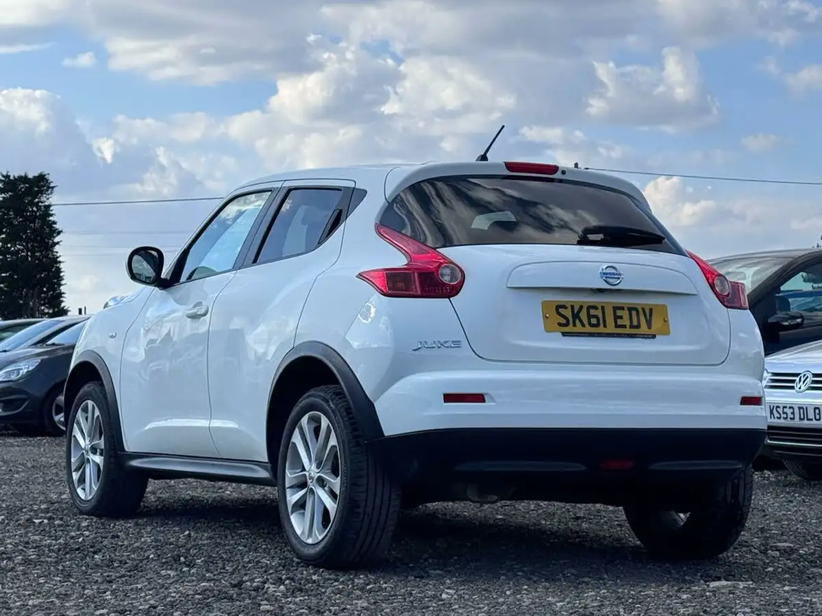 2011-nissan-juke-16-acenta-premium-16v-1598cc-big-7