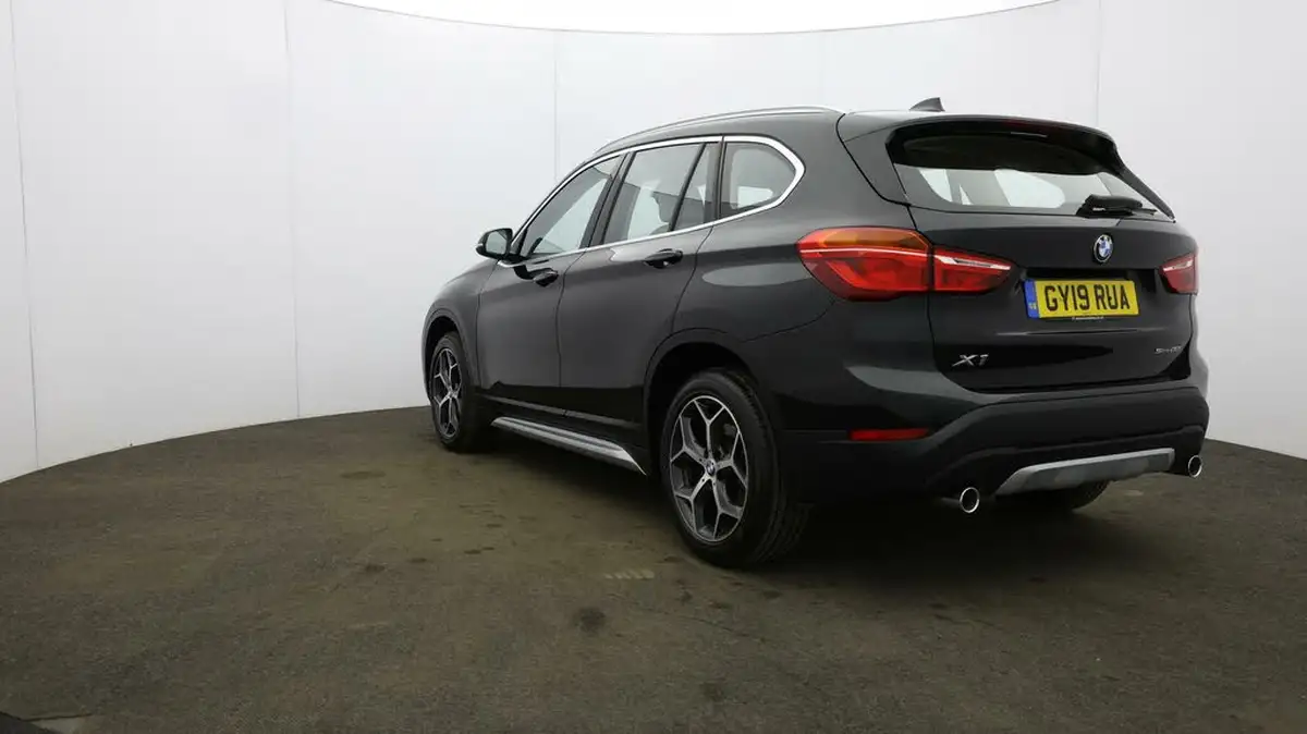 2019-bmw-x1-20-sdrive-20i-xline-sdrive-20i-big-42