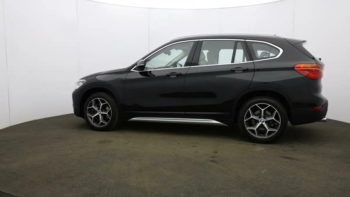 2019-bmw-x1-20-sdrive-20i-xline-sdrive-20i-big-66