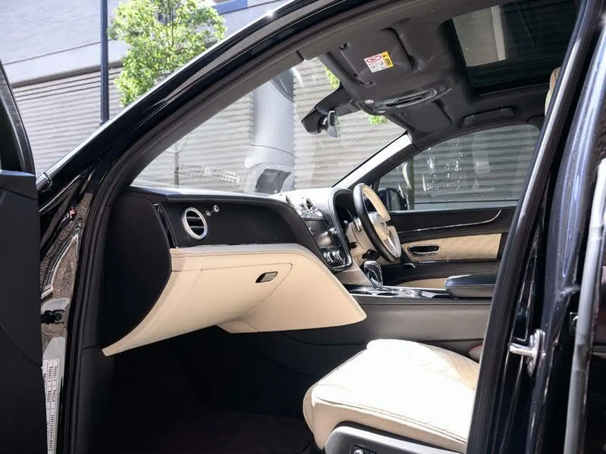 2016-bentley-bentayga-60-w12-big-1