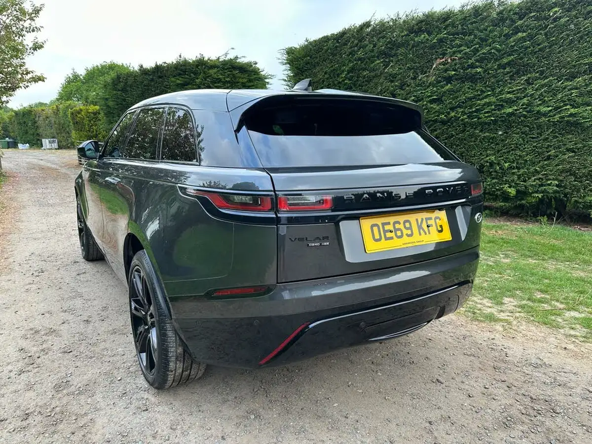 2019-land-rover-range-rover-velar-20-d240-r-dynamic-hse-big-10