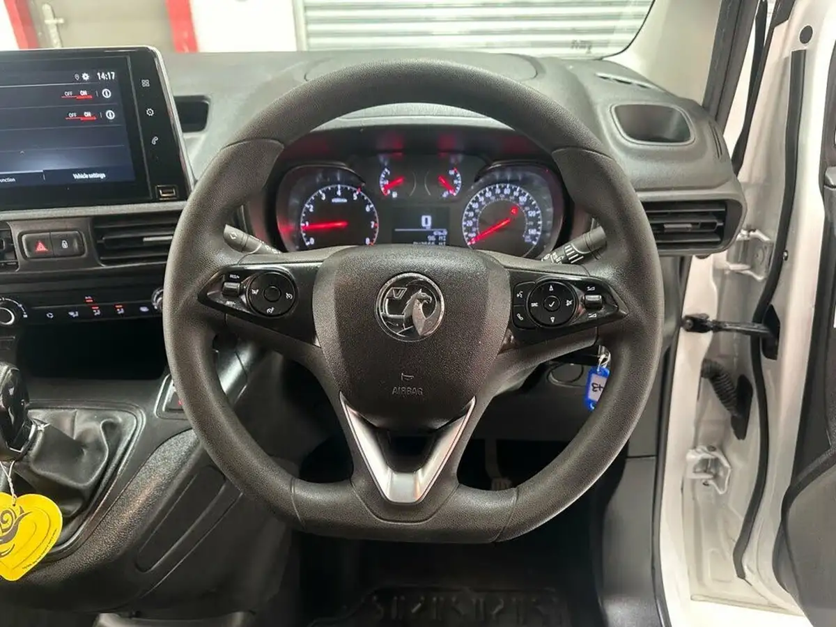 2021-vauxhall-combo-15cdti-sportive-2300-100pseu6dt-l1h1-panel-big-20
