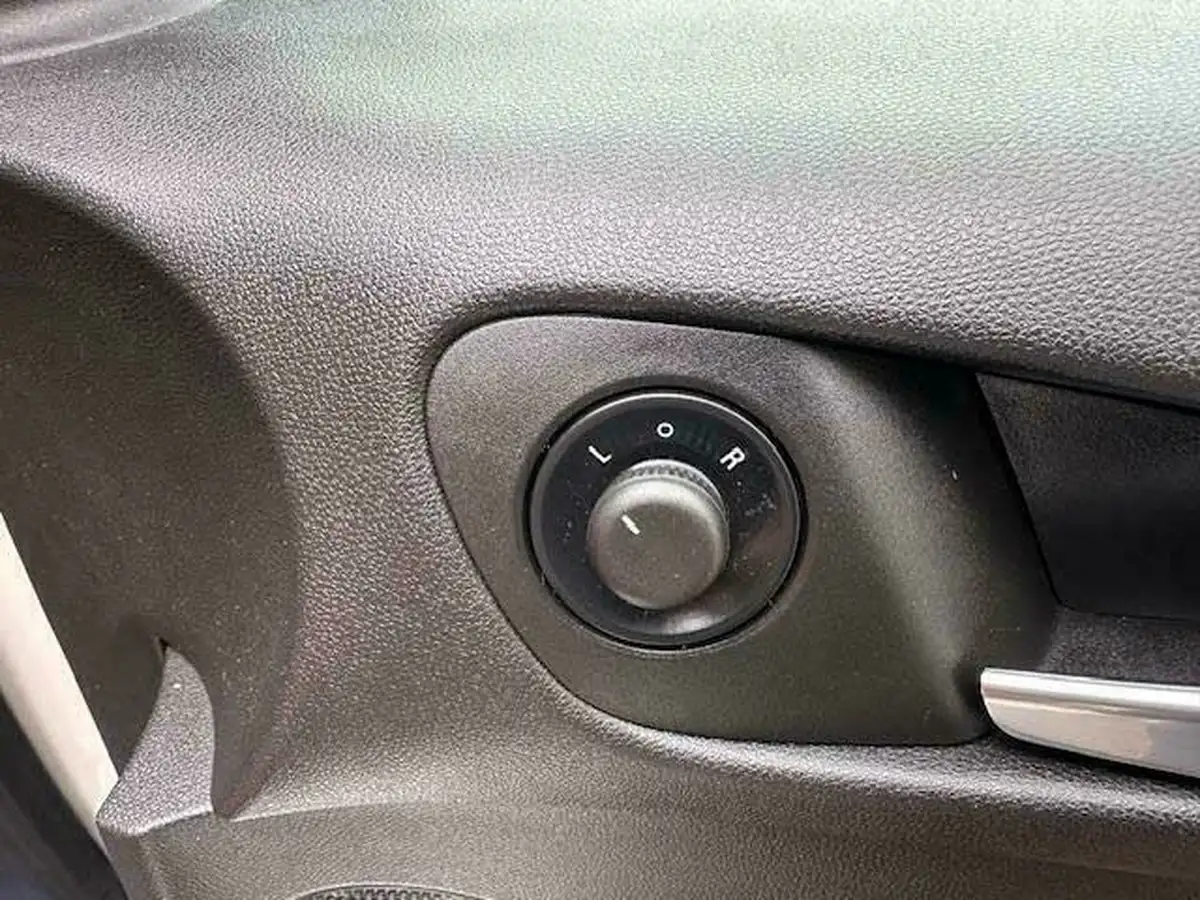 2014-vauxhall-adam-14-rocks-air-big-18