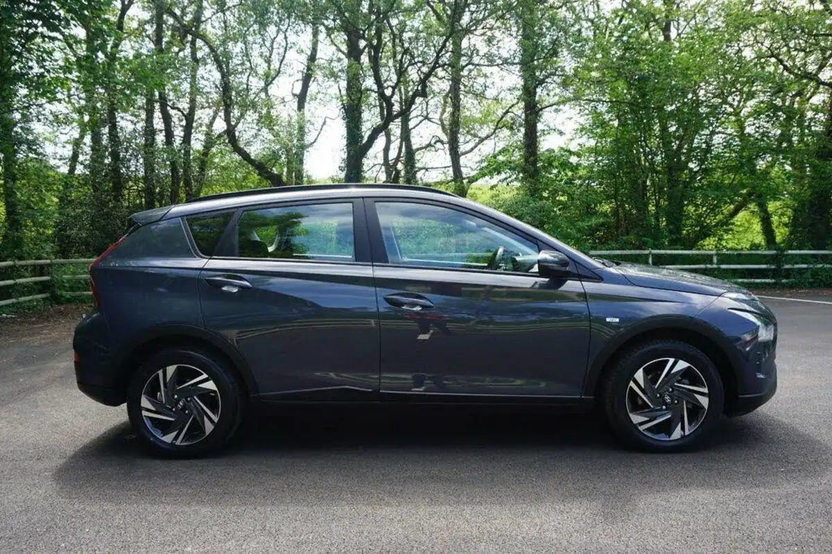 2022-hyundai-bayon-10-t-gdi-se-connect-dct-big-14