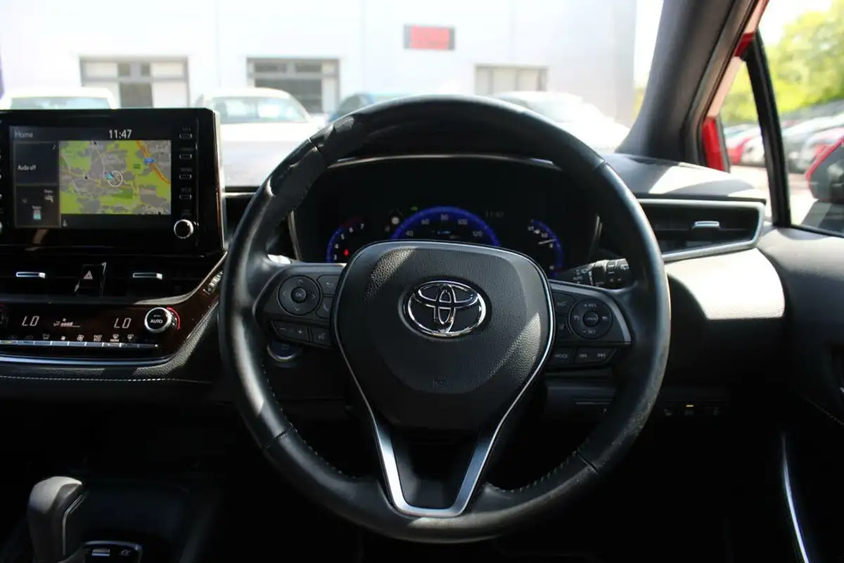 2019-toyota-corolla-18-vvt-i-design-trk-hatchback-5d-big-18